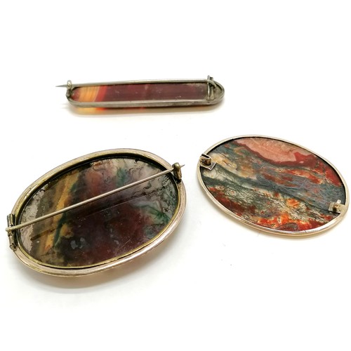 285 - Unmarked gold mounted moss agate brooch (no pin) 5cm across t/w 2 others (1 in silver & gilt metal)