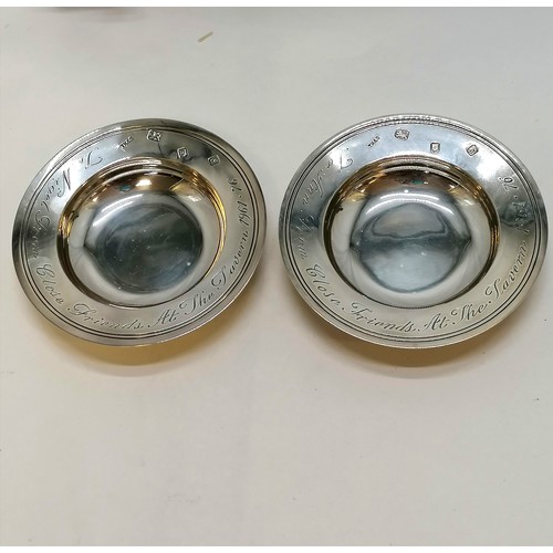 330 - Boxed pair of silver dishes - 201g & 11.5cm diameter