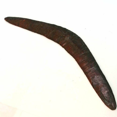 401 - Antique hardwood boomerang with good patina - 49cm & 7cm at widest point