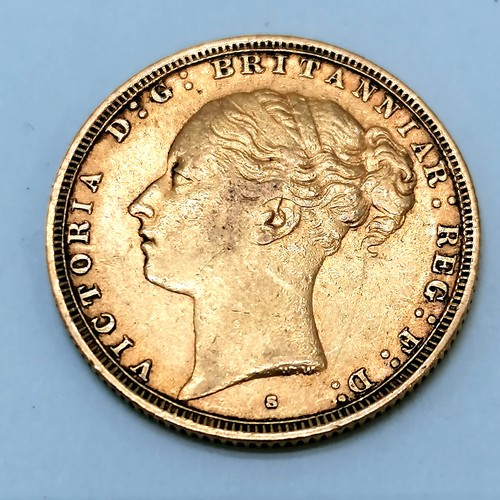 437 - 1882 Queen Victoria young head (St George & the dragon reverse) sovereign with Sydney mintmark