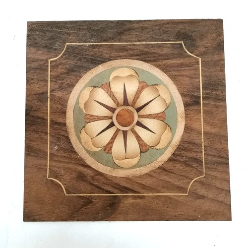 452 - 6 decorative inlaid veneered wood panels 13cm x 13cm