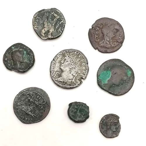 475 - 8 Roman coins