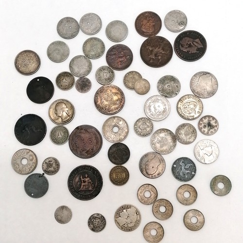 476 - Quantity of various coins, some silver