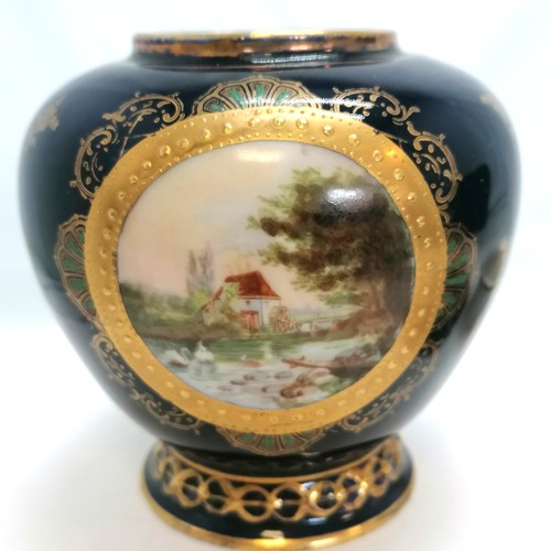 496 - Vienna potpourri vase and cover, total height 15cm, in good condition