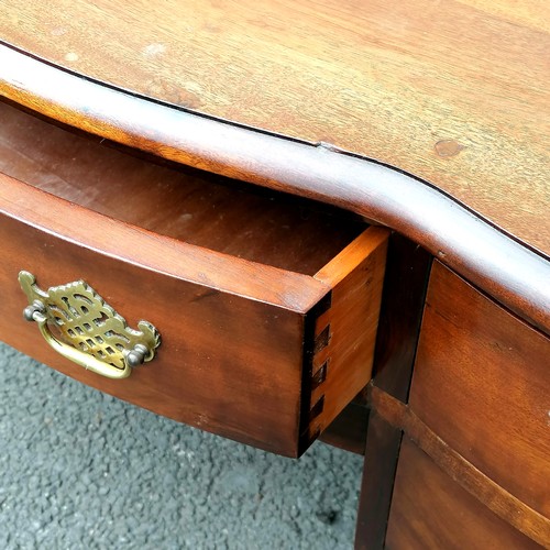 629 - Mid 20th century mahogany writing table / dressing table - total height 157cm