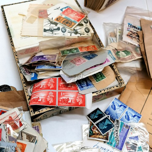 26 - 3 vintage stamp albums + oddments