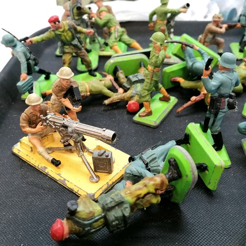 15 - Qty (35) of metal based Britains soldiers t/w qty of plastic soldiers