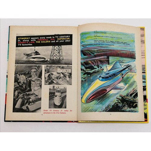 58 - Stingray annual 1965 City magazines LTD in good condition no tears or damage to pages. 1 small dent ... 