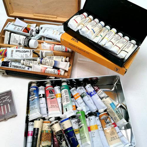 62 - Quantity of artist materials including Rowney box containing 19 Aquabrush coloured pens a wooden art... 