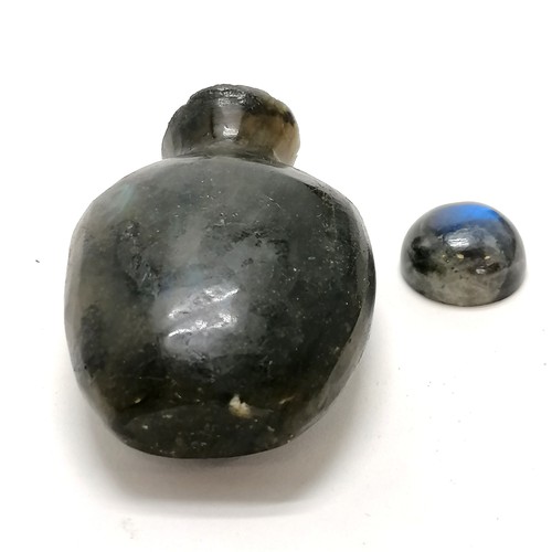 477 - Hand carved labradorite snuff bottle - 5.5cm high & lid lacking spoon bung