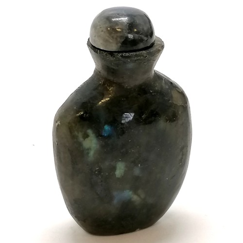 477 - Hand carved labradorite snuff bottle - 5.5cm high & lid lacking spoon bung