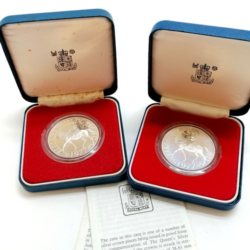 125 - 2 x cased 1977 Silver Jubilee crowns