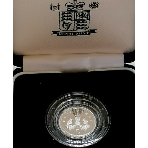 127 - Cased 1990 silver piedfort 5p coin