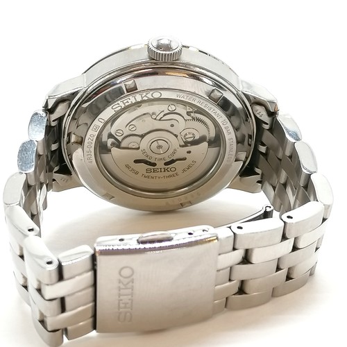 204 - Gents Seiko stainless steel automatic wristwatch - 40mm case ~ running but WE CANNOT GUARANTEE THE T... 