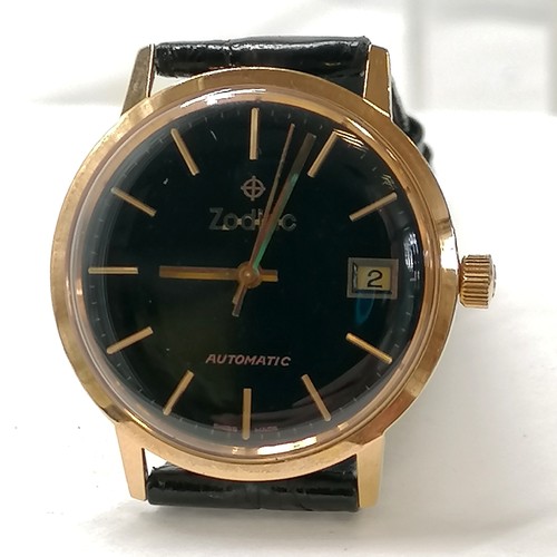 213 - Zodiac gents 18ct gold automatic wristwatch #726322 with black dial on original strap & buckle (case... 