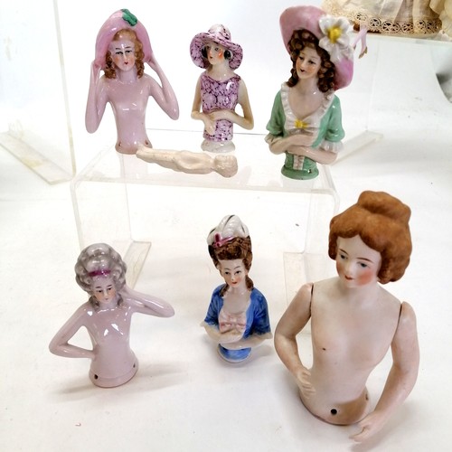 83 - Collection of antique pin dolls some complete with original fabric bases. tallest 22cm high. All in ... 