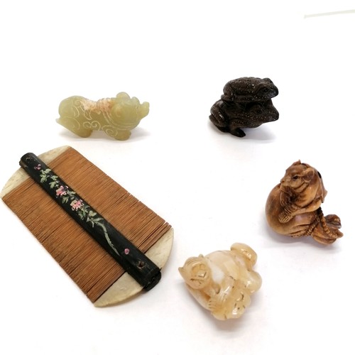 88 - 2 wooden netsuke animals, a semi precious stone monkey a hippo and a comb.