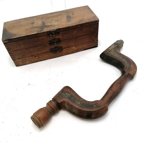 97 - Antique wooden and brass mounted brace 34cm long and boxed complete set of C1876 Spur auger Bits