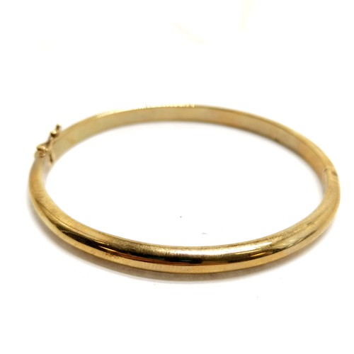 128 - Heavy 9ct hallmarked gold bangle - 28.7g - SOLD ON BEHALF OF THE NEW BREAST CANCER UNIT APPEAL YEOVI... 