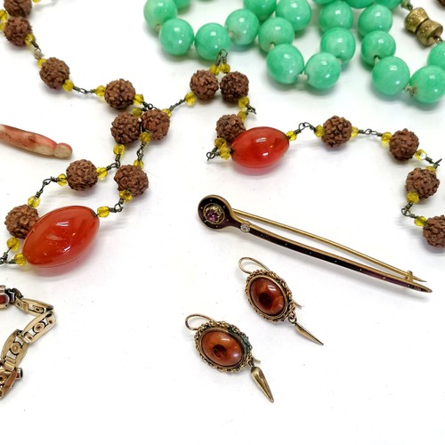 121 - Quantity of jewellery including antique amber drop earrings, twig coral, Peking glass beads, corneli... 