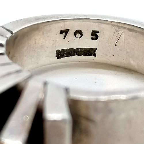 127 - Danish brutalist silver ring marked Molika sterling 705. 16g size O