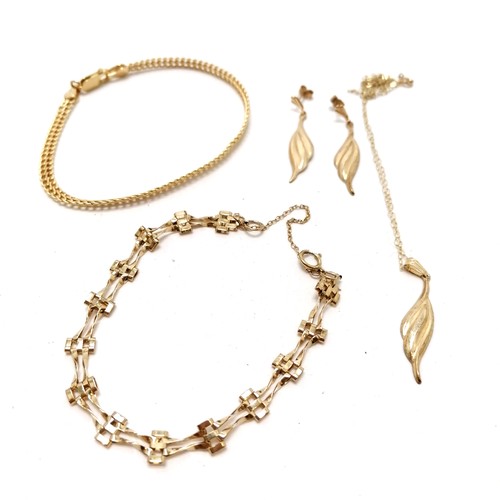 166 - 2 x 9ct marked gold bracelets t/w leaf earrings / pendant on necklace set - weight (lot) 6.6g - SOLD... 