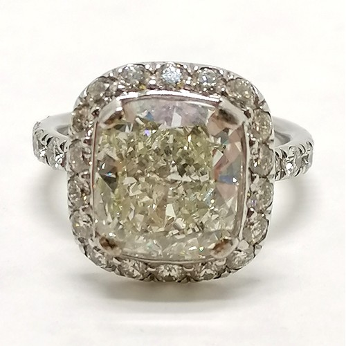 326 - Impressive large 4.55ct centre stone cushion shaped diamond ring with 18 diamonds surrounding the ce... 