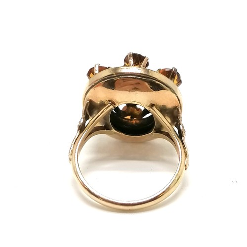 333 - Antique 9ct marked rose gold Scottish citrine set cluster ring with thistle detail to shoulders - si... 