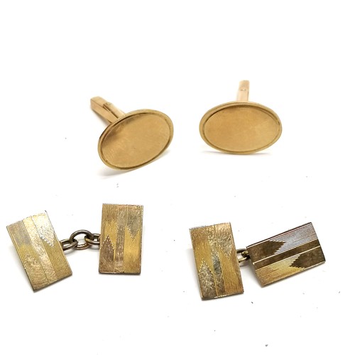 343 - Pair of 9ct marked gold cufflinks - 6.9g t/w 9ct gold front & back silver cufflinks etc ina circular... 