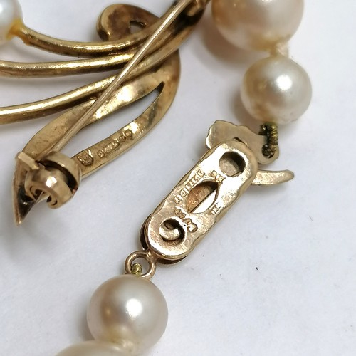 345 - 9ct marked gold pearl set brooch (2.9g total weight) t/w Ciro strand of pearls (45cm) with a 9ct hal... 