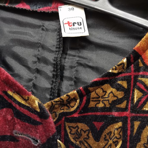 79 - 4 1980s jackets/blouses, 2 include 'Gina Bacconi', good condition, size medium approx.