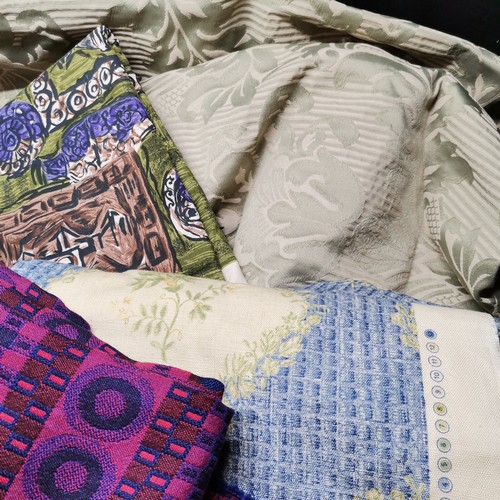 177 - Collection of furnishing fabrics, incl the Design archives