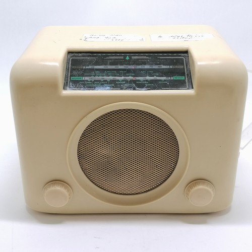 27 - c.1950 cream bakelite Bush radio D.A.C.90A - 30cm x 18cm x 23cm high. Has original plug