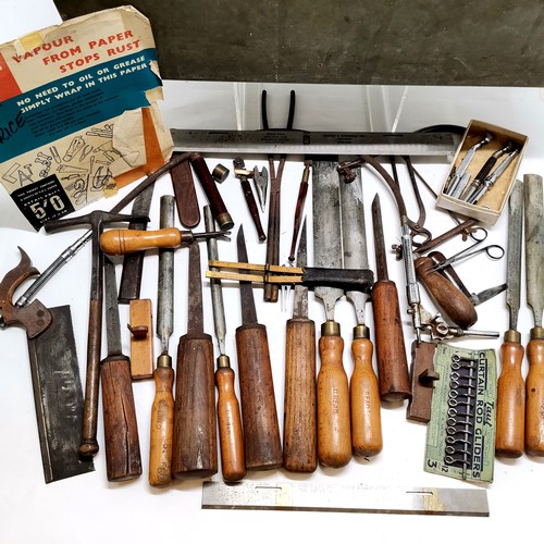 62 - Qty of mostly antique tools inc chisels, bow saw, fold-out rule, glass cutters, dentists drill (+ at... 