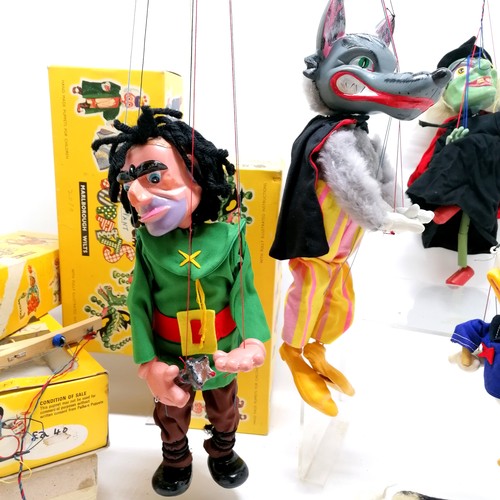 73 - Pelham Puppets (6): Standard Puppet Walt Disney Donald Duck (boxed), Wicked Witch from the Wizard of... 