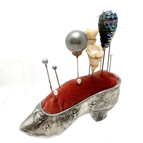 132 - Qty of plated wares - Marriage / wager cup (20cm high), novelty shoe hat pin cushion, novelty shovel... 