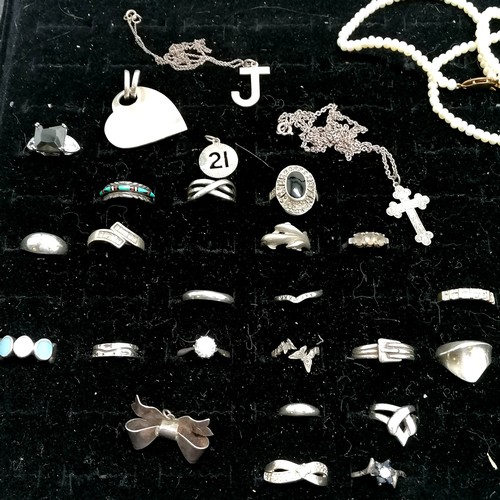 239 - Qty of silver jewellery (inc 23 silver marked rings (1 native american indian marked CW), 925 watch ... 