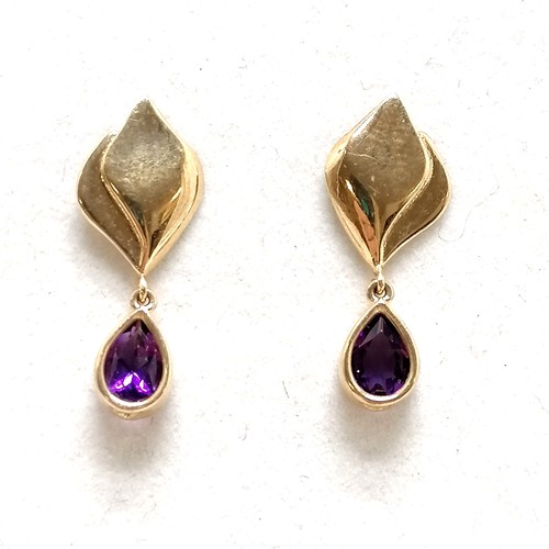 256 - 4 x pairs of 9ct hallmarked gold earrings inc amethyst / diamond / garnet - 6.8g total weight - SOLD... 