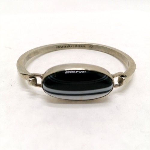 279 - Atelier D'Art Dickson agate bangle (has crack), silver blue stone ring, hardstone silver pendant (5c... 