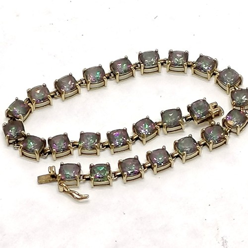 280 - 9ct hallmarked gold fancy stone set bracelet - total weight 7.6g