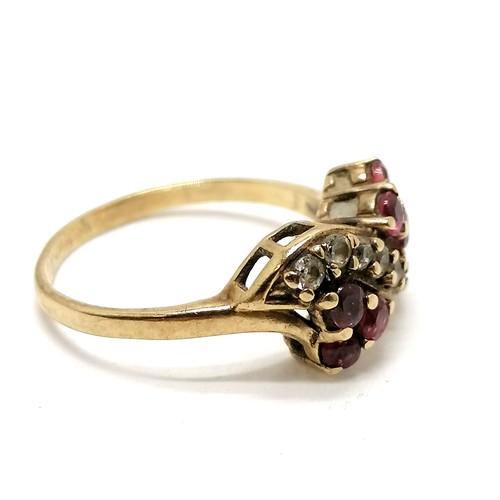 285 - 9ct marked gold wedding band (size K) t/w 9ct marked red & white stone ring (size K½) ~ total weight... 