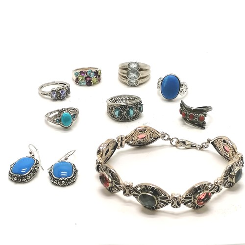 304 - Qty of silver stone set jewellery inc 7 rings - set with tanzanite, coral (unmarked silver), blue to... 