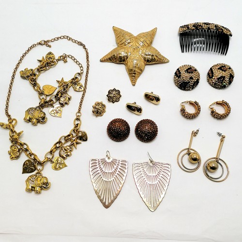 305 - Qty of costume jewellery inc Richard Kerr clip on earrings & hair comb, Cadoro large starfish brooch... 