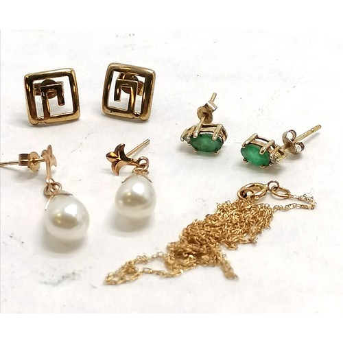 340 - 3 pairs of 9ct gold earrings - marked gold emerald / diamond earrings t/w unmarked pearl drop earrin... 