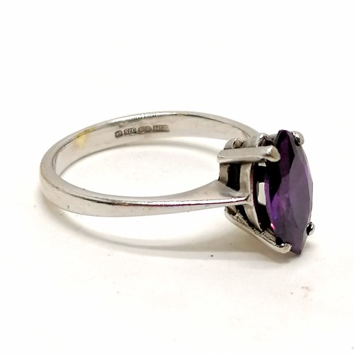 366 - 9ct hallmarked white gold marquise shape purple stone ring - size K & 2.5g total weight