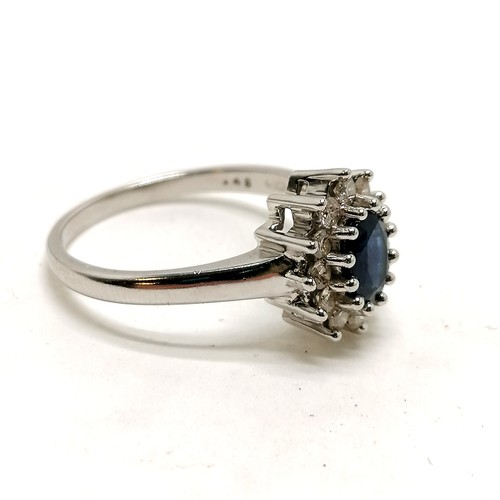 373 - 18ct hallmarked white gold sapphire & diamond cluster ring - size T & 5.6g total weight