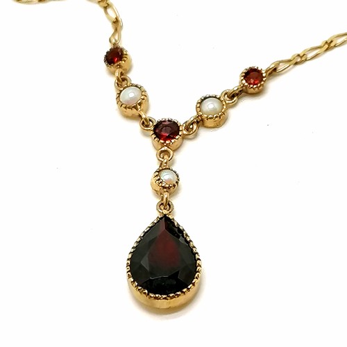 9ct marked gold garnet & pearl set 40cm necklace - 2.9g total weight