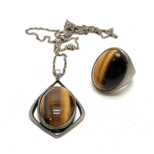 412 - Qty of tigers eye jewellery inc silver ring + pendant (on a 56cm silver chain) t/w hardstone / jade ... 