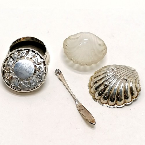 480 - Chester silver circular lidded box with pierced decoration to top (4cm diameter & has dent base) t/w... 