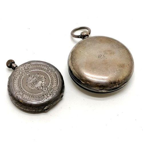 523 - 3 x antique silver cased pocket watches (largest 5cm diameter - lacks glass & sub-dial hand) - all s... 